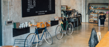cykel i coffe shop.png