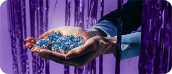 visma_hands_discoculor.png