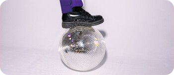 VISMA_STANDINGONBALL_PURPLE.png